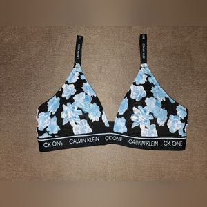 NWT CALVIN KLEIN CK One Lightly-lined Cotton Truangle Bralette - Size M